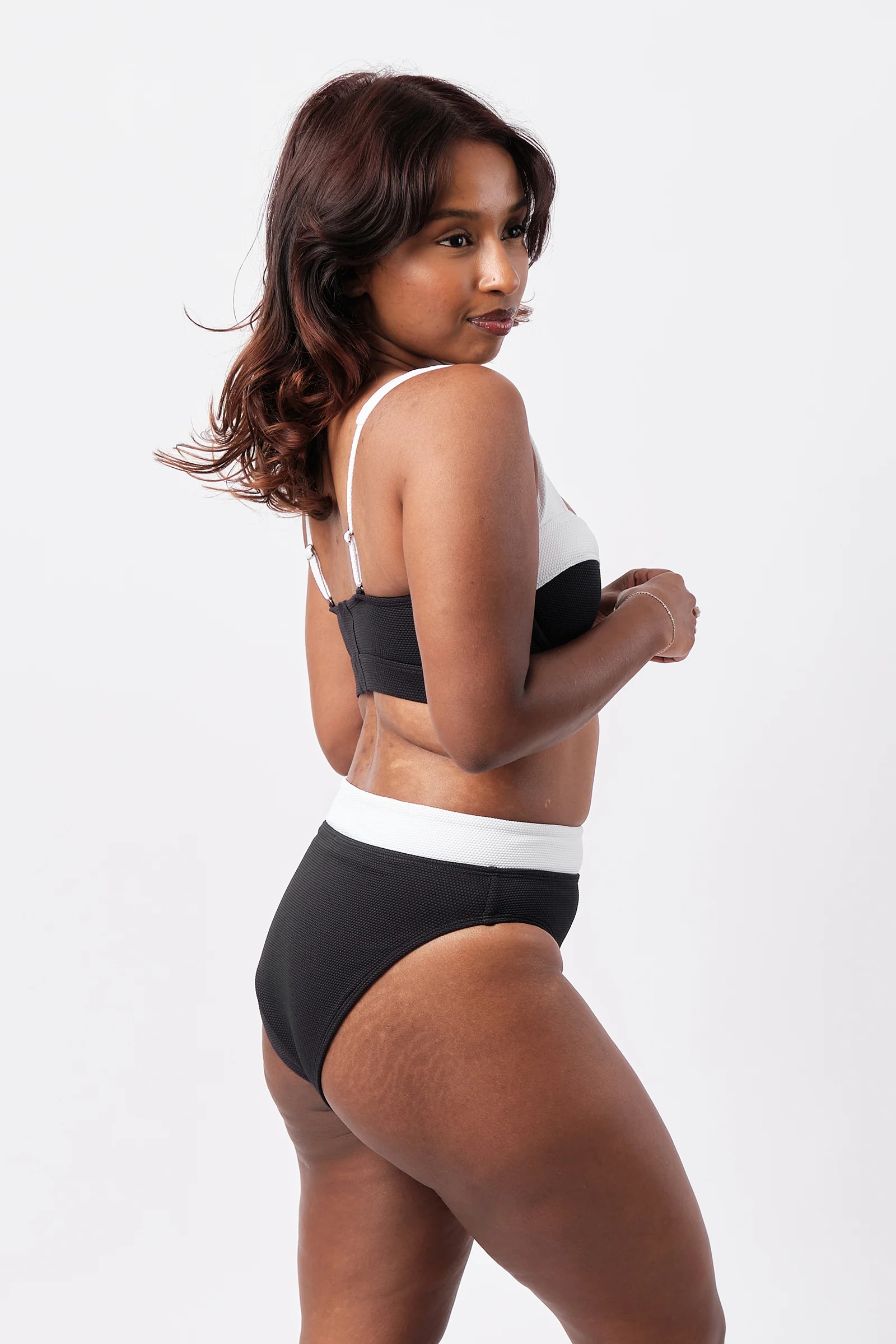 High-Cut High-Waisted Bikini Bottom MONOCHROME TEXTURE - Image 8